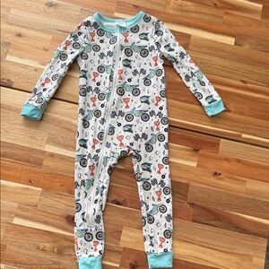 SHEIN Kids Gray and Blue Patterned Footie